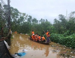 Hà Nội: Tạm ngừng cấp điện ở các điểm ngập để bảo đảm an toàn cho người dân