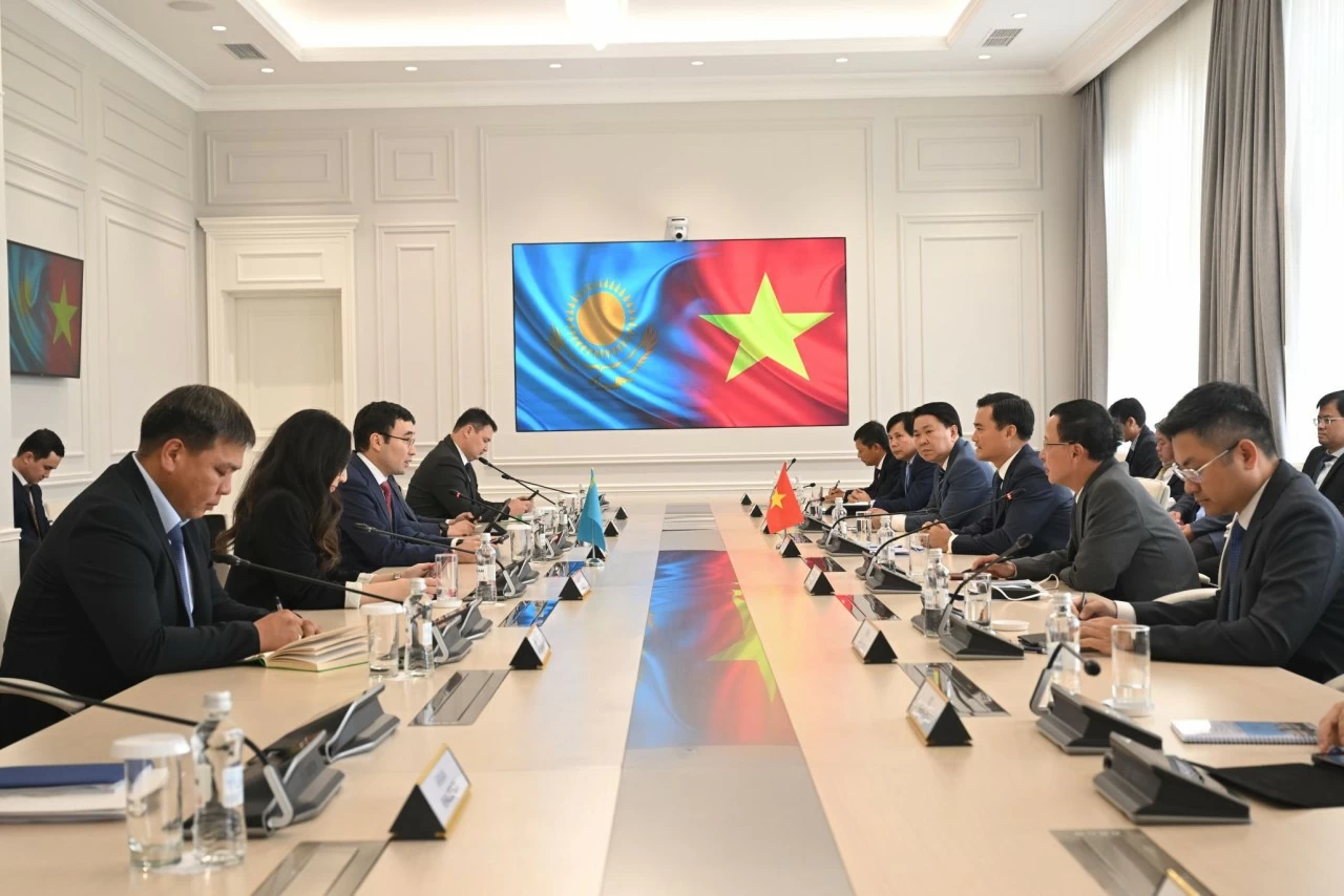 Thành phố Hồ Chí Minh và Almaty đẩy mạnh hợp tác kết nghĩa Thành phố Hồ Chí Minh và Almaty đẩy mạnh hợp tác kết nghĩa