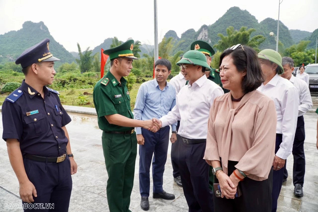 Đẩy mạnh công tác đối ngoại biên phòng và hợp tác biên giới