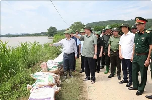 Top leader pledges swift relief delivery in flood-hit Tuyen Quang