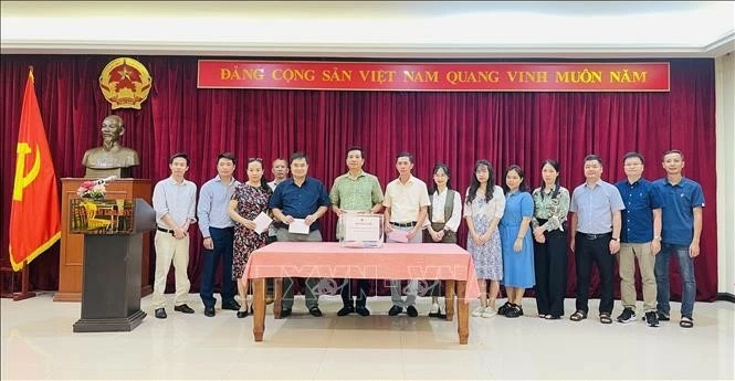 Cộng đồng người Việt Nam ở nước ngoài tiếp tục gửi yêu thương về đồng bào vùng lũ