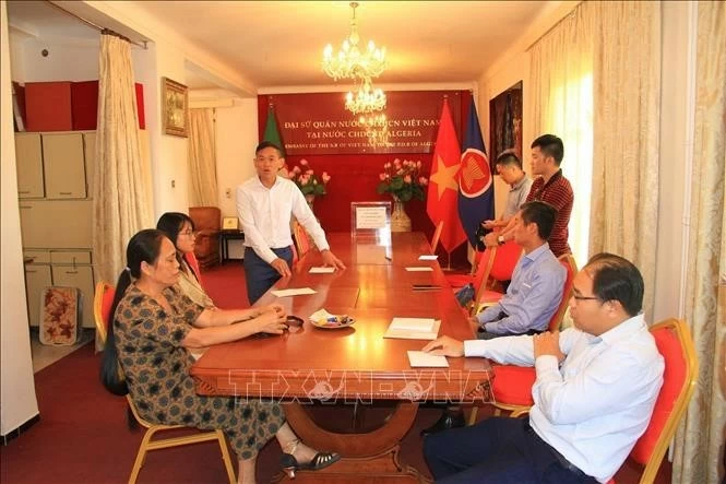 Cộng đồng người Việt Nam ở nước ngoài tiếp tục gửi yêu thương về đồng bào vùng lũ Cộng đồng người Việt Nam ở nước ngoài tiếp tục gửi yêu thương về đồng bào vùng lũ