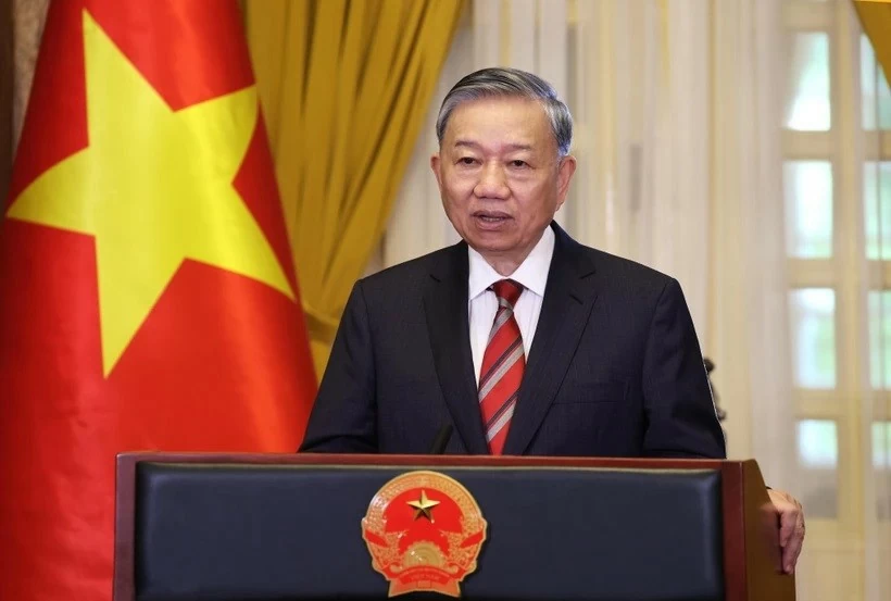 Vietnam ready to contribute to a bright future for all people: Message's General Secretary, President