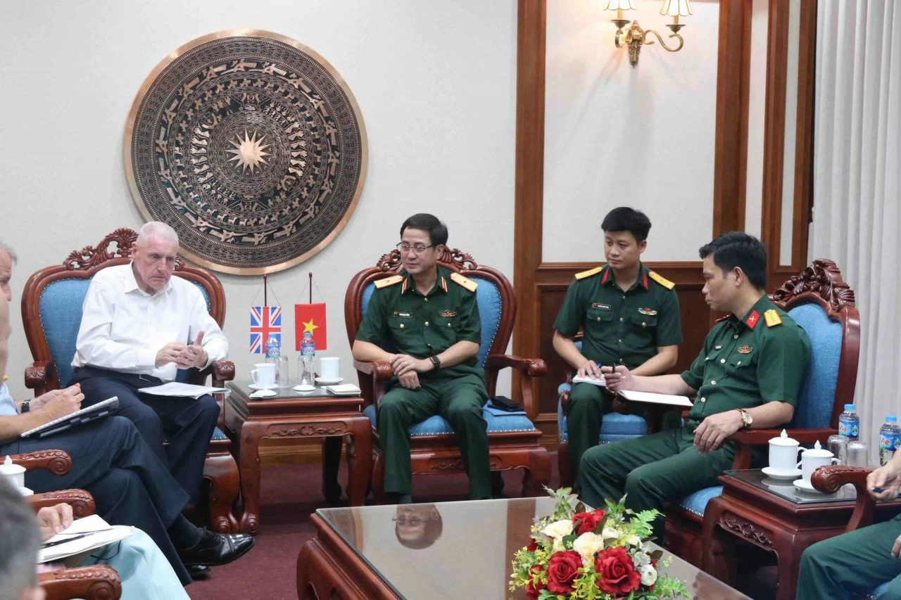 Vietnam-UK enhances defense relations for common peace and prosperity