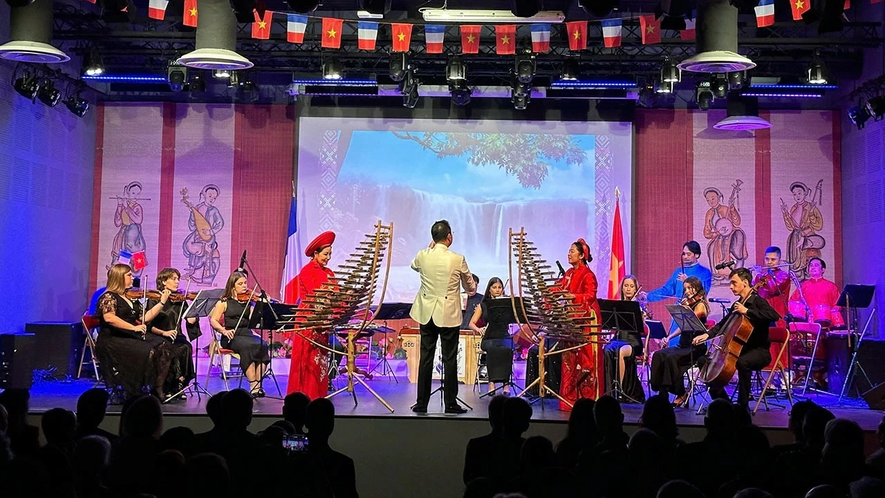 Vietnam's National Day marked in France, Mexico