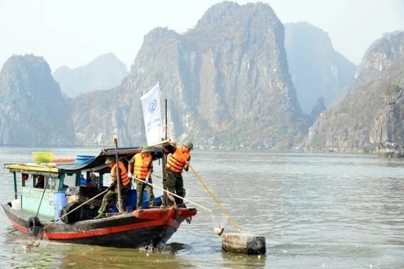 Post-storm cleanup campaign in Ha Long Bay launched