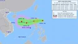 Dự báo diễn biến áp thấp nhiệt đới: Sẽ đi vào Biển Đông, khả năng mạnh thành bão, gió cấp 7-8, giật cấp 9-10