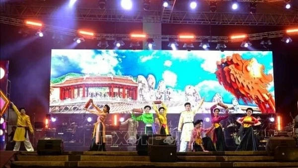 The drum performance from Vietnam mesmerizes the Kuala Lumpur audience