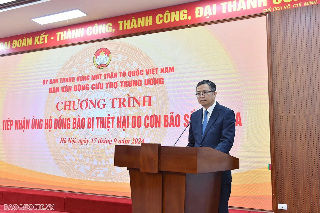Đại diện Đại sứ quán các nước, tổ chức quốc tế ủng hộ người dân khắc phục hậu quả do cơn bão số 3 gây ra Đại diện Đại sứ quán các nước, tổ chức quốc tế ủng hộ người dân khắc phục hậu quả do cơn bão số 3 gây ra