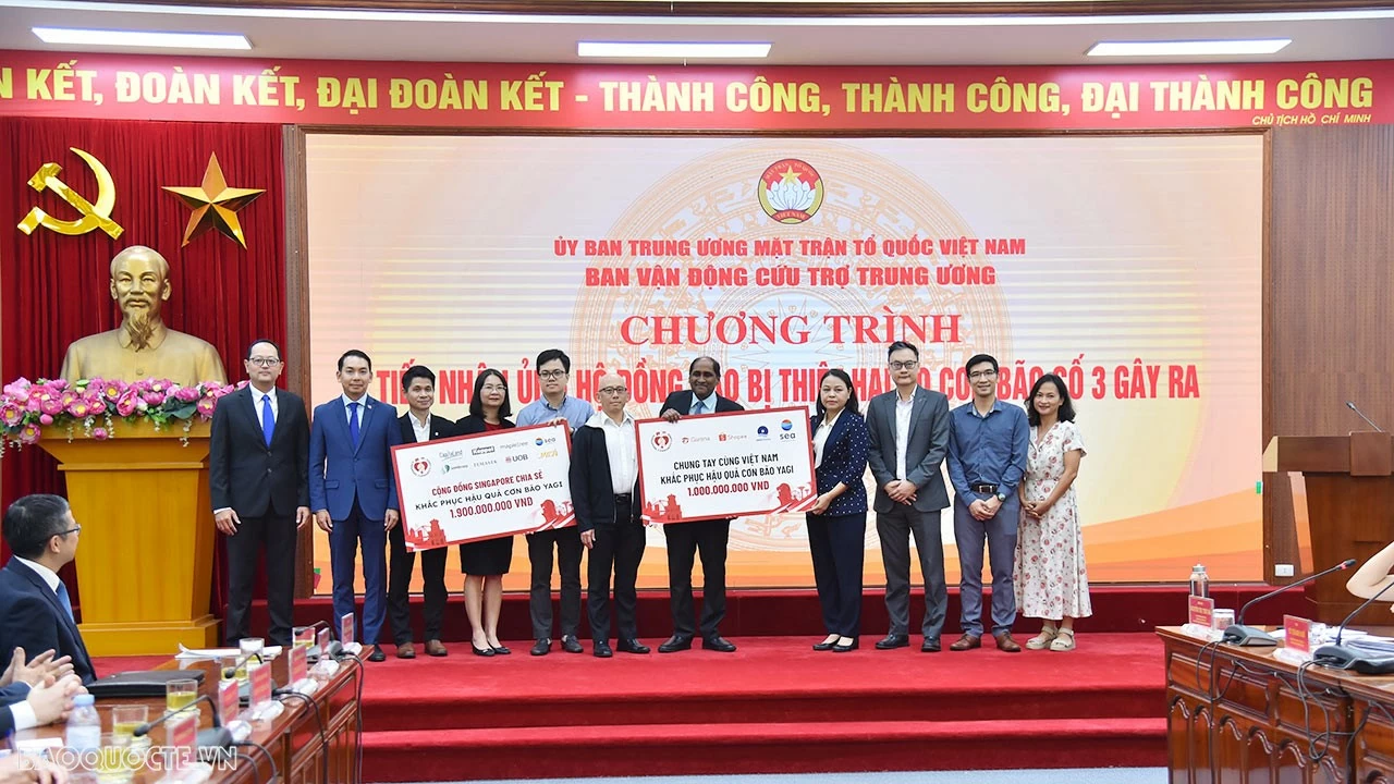 Đại diện Đại sứ quán các nước, tổ chức quốc tế ủng hộ người dân khắc phục hậu quả do cơn bão số 3 gây ra Đại diện Đại sứ quán các nước, tổ chức quốc tế ủng hộ người dân khắc phục hậu quả do cơn bão số 3 gây ra