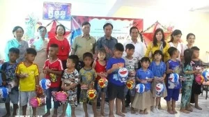 Mid-Autumn Festival held for Vietnamese children in Cambodia