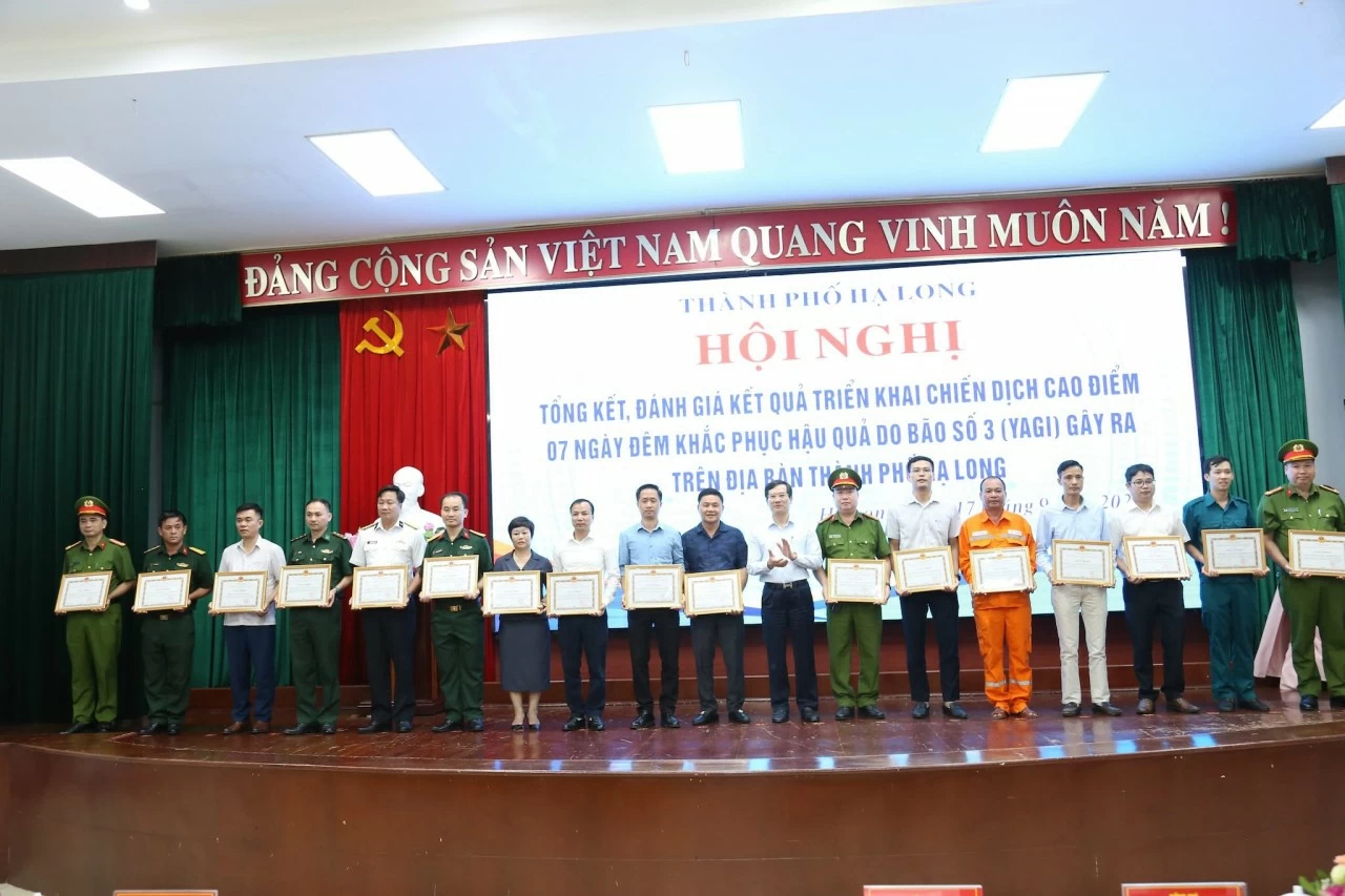 Quảng Ninh: TP. Hạ Long tổng kết chiến dịch cao điểm 7 ngày đêm khắc phục hậu quả do bão Yagi gây ra