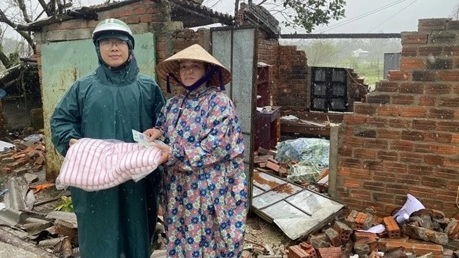 Không nên cứu trợ kiểu 'mạnh ai nấy làm'