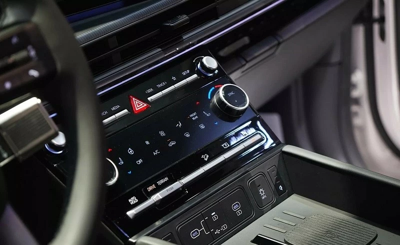 Cận cảnh Hyundai Santa Fe 2025 ra mắt tại Việt Nam, giá từ 1,069 tỷ đồng Cận cảnh Hyundai Santa Fe 2025 ra mắt tại Việt Nam, giá từ 1,069 tỷ đồng