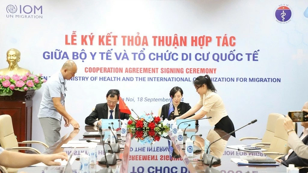 IOM and Ministry of Health sign MOU in advocating for enhanced cooperation to promote migrant health and well-being