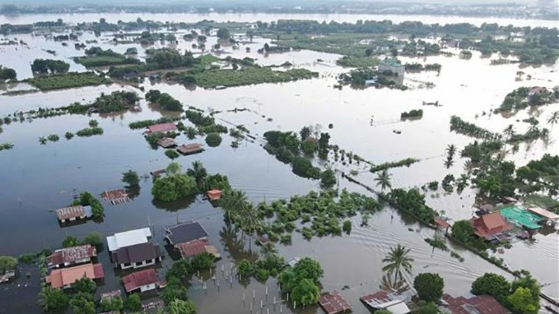 Điện thăm hỏi về tình hình ngập lụt, sạt lở do mưa lũ kéo dài ở Lào