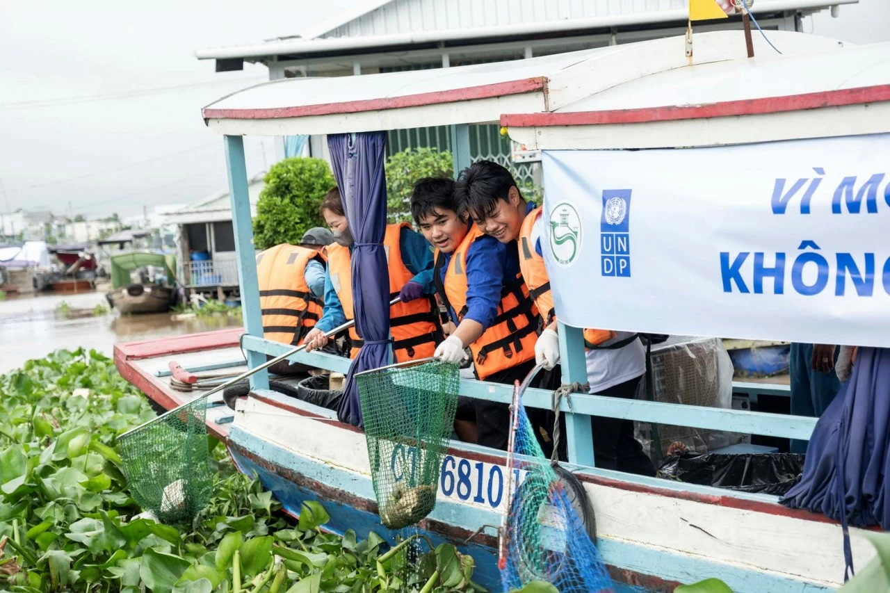 UNDP and The Ocean Cleanup kick off “Green Heroes, Clean Tech” programme to combat plastic pollution in Vietnam’s Waterways