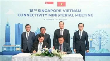 Vietnam, Singapore promote economic, technology, investment connectivity