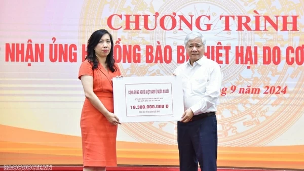 Bộ Ngoại giao và cộng đồng người Việt ở nước ngoài trao gần 19,3 tỷ đồng hỗ trợ đồng bào chịu ảnh hưởng của cơn bão số 3