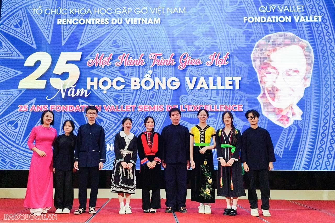 Kỷ niệm 25 năm ‘hành trình gieo hạt’ học bổng Vallet