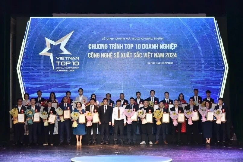 Vinh danh Top 10 doanh nghiệp công nghệ số xuất sắc Việt Nam 2024 lần thứ 11