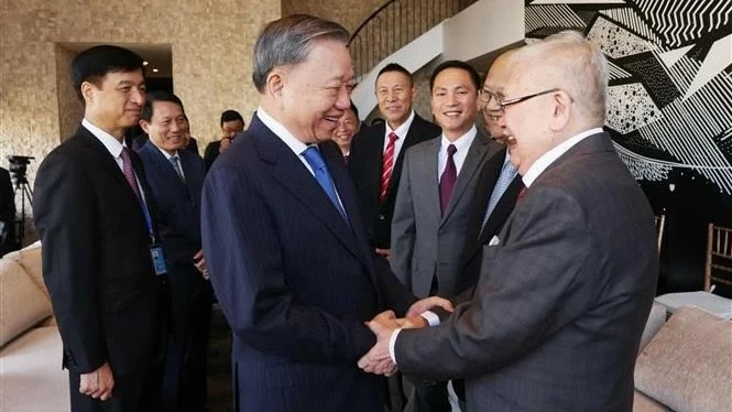 Top leader lauds the Vietnamese community in the US for their contributions