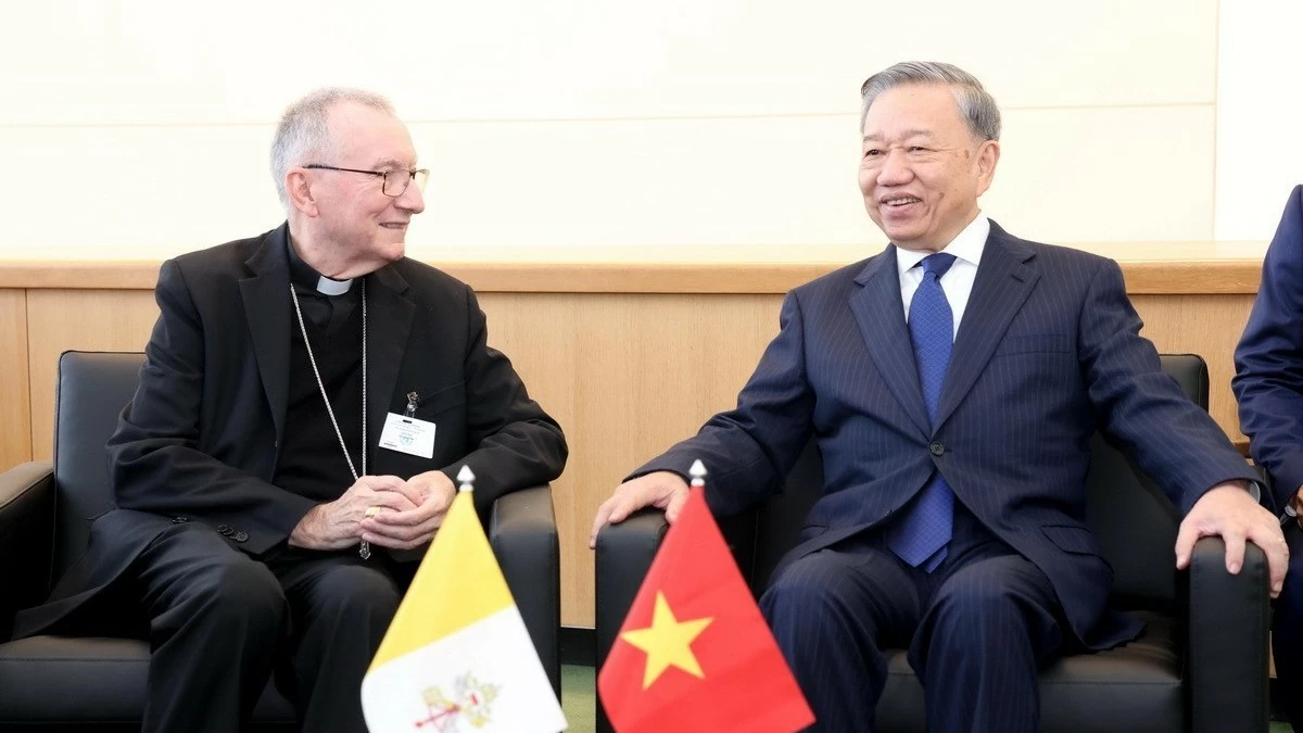 Tổng Bí thư, Chủ tịch nước Tô Lâm gặp Thủ tướng Tòa thánh Vatican