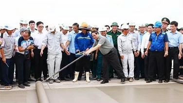 PM Pham Minh Chinh asks to complete Long Thanh Airport project by the end of 2025