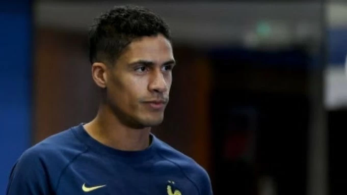 CHÍNH THỨC: Trung vệ Raphael Varane quyết định giải nghệ