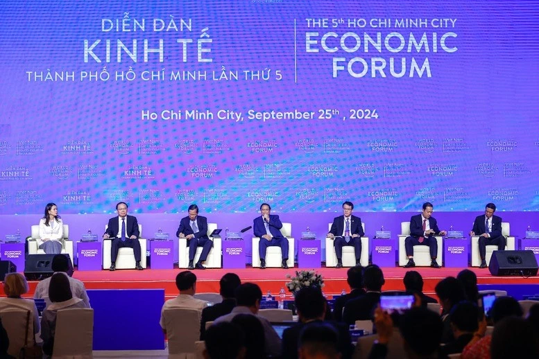 Diễn đàn Kinh tế TP. Hồ Chí Minh 2024: Thủ tướng Phạm Minh Chính đối thoại chính sách với địa phương, doanh nghiệp