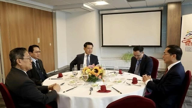 Deputy Prime Minister, Foreign Minister Bui Thanh Son meets Lao, Cambodian counterparts in New York