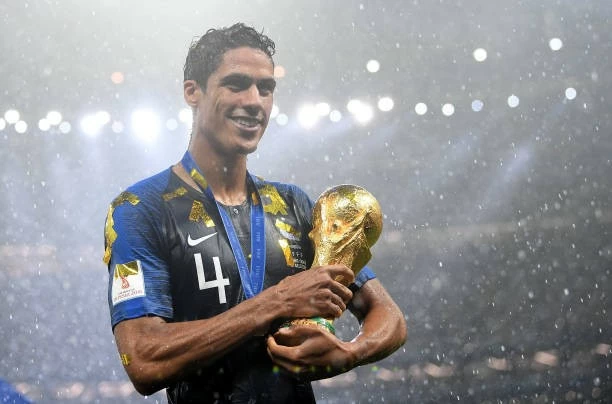 6 khoảnh khắc đáng nhớ nhất sự nghiệp Raphael Varane