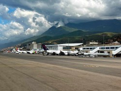 Venezuela tạm dừng các chuyến bay, Chile 'lấy làm tiếc'