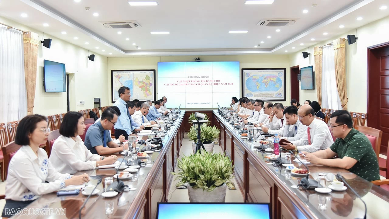 Khai giảng chương trình cập nhật thông tin dành cho các Trưởng cơ quan đại diện năm 2024 Khai giảng chương trình cập nhật thông tin dành cho các Trưởng cơ quan đại diện năm 2024