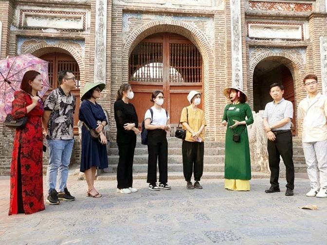 Hà Nội: Du lịch ngoại thành - Hà Nội: Du lịch ngoại thành -