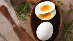 Tiến sĩ trẻ ăn 720 quả trứng một tháng để chứng minh thực phẩm này không làm tăng cholesterol xấu