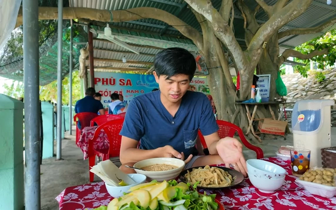 Khám phá ‘vịnh Hạ Long thu nhỏ’ ở Đà Nẵng - Lòng hồ Hoà Trung. (Ảnh: Tuân Cuồng Chân)