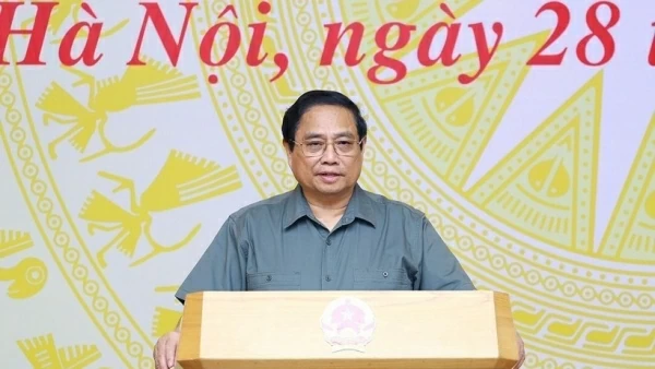 PM Pham Minh Chinh calls for drawing lessons from response to typhoon Yagi