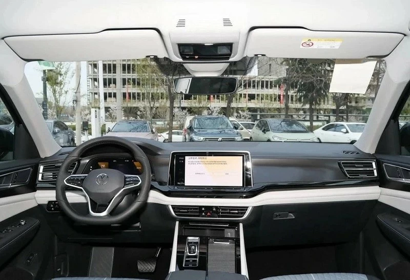 Khác với ngoại thất, nội thất của Volkswagen Teramont 2024 lại giống với thị trường quốc tế Khác với ngoại thất, nội thất của Volkswagen Teramont 2024 lại giống với thị trường quốc tế