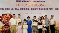 30 con em cán bộ ngành Ngoại giao tham dự Lễ tuyên dương học sinh đạt giải quốc gia, quốc tế năm 2023-2024