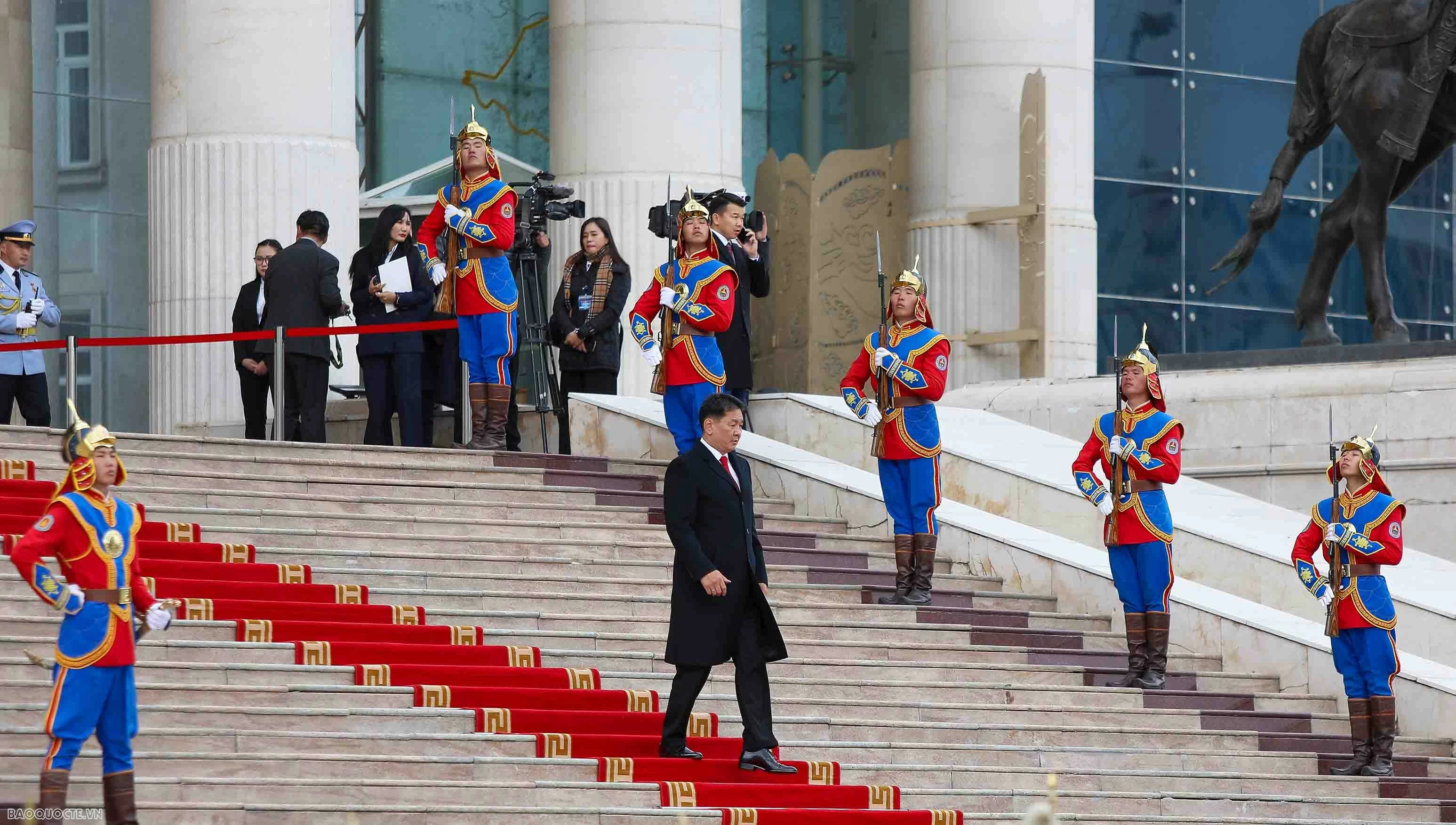 Welcome ceremony held for General Secretary, President To Lam in Ulaanbaatar