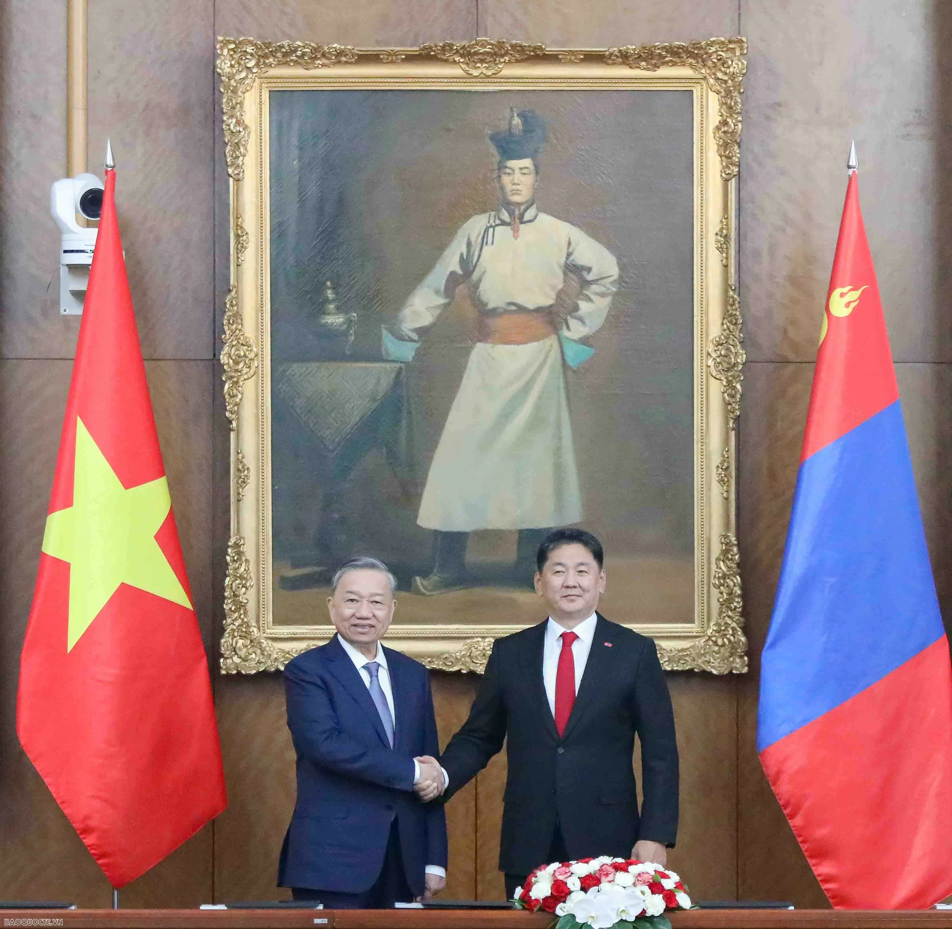 Vietnamese, Mongolian leaders hold talks in Ulaanbaatar