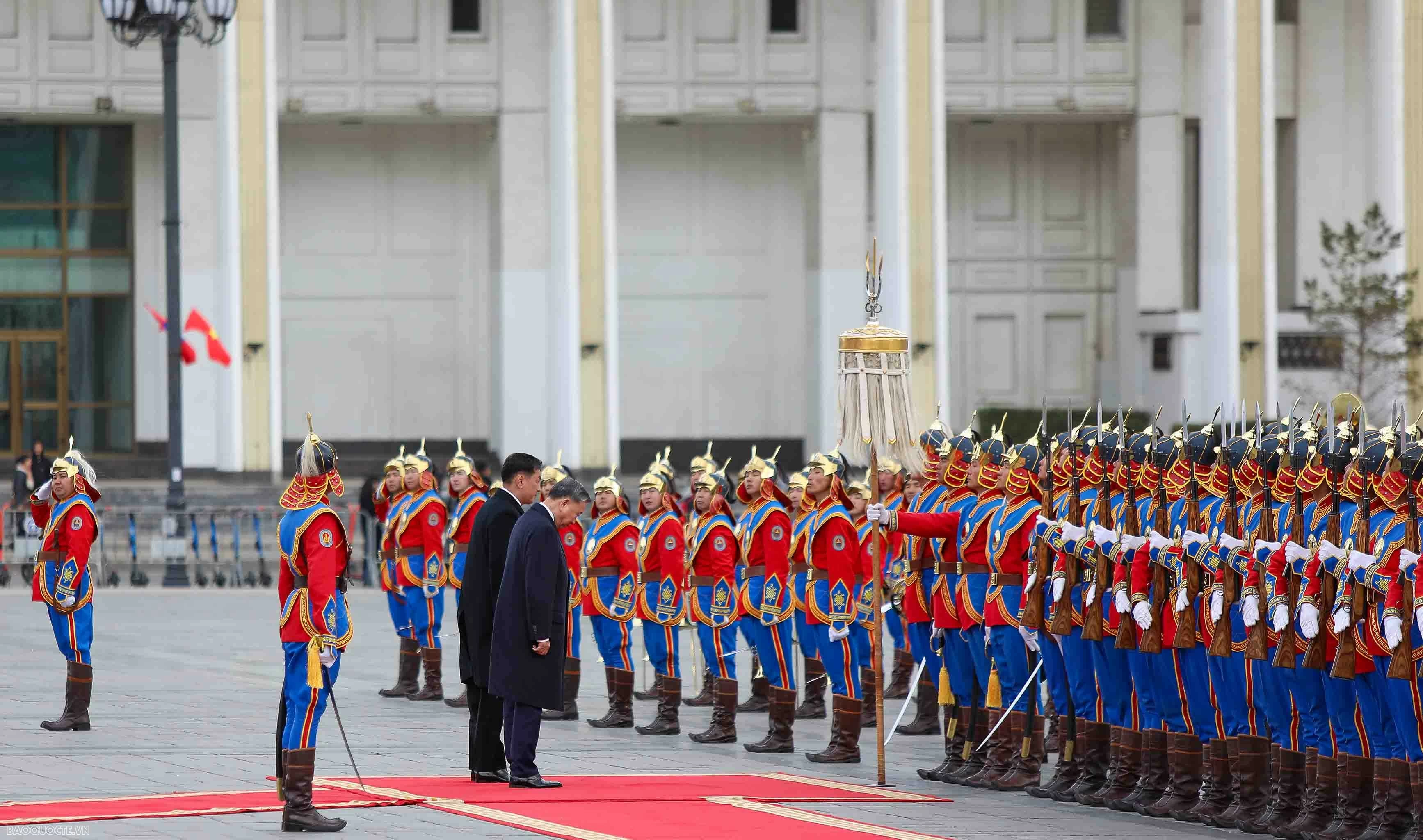 Lễ đón chính thức Tổng Bí thư, Chủ tịch nước Tô Lâm tại thủ đô Ulan Btor, Mông Cổ Lễ đón chính thức Tổng Bí thư, Chủ tịch nước Tô Lâm tại thủ đô Ulan Btor, Mông Cổ