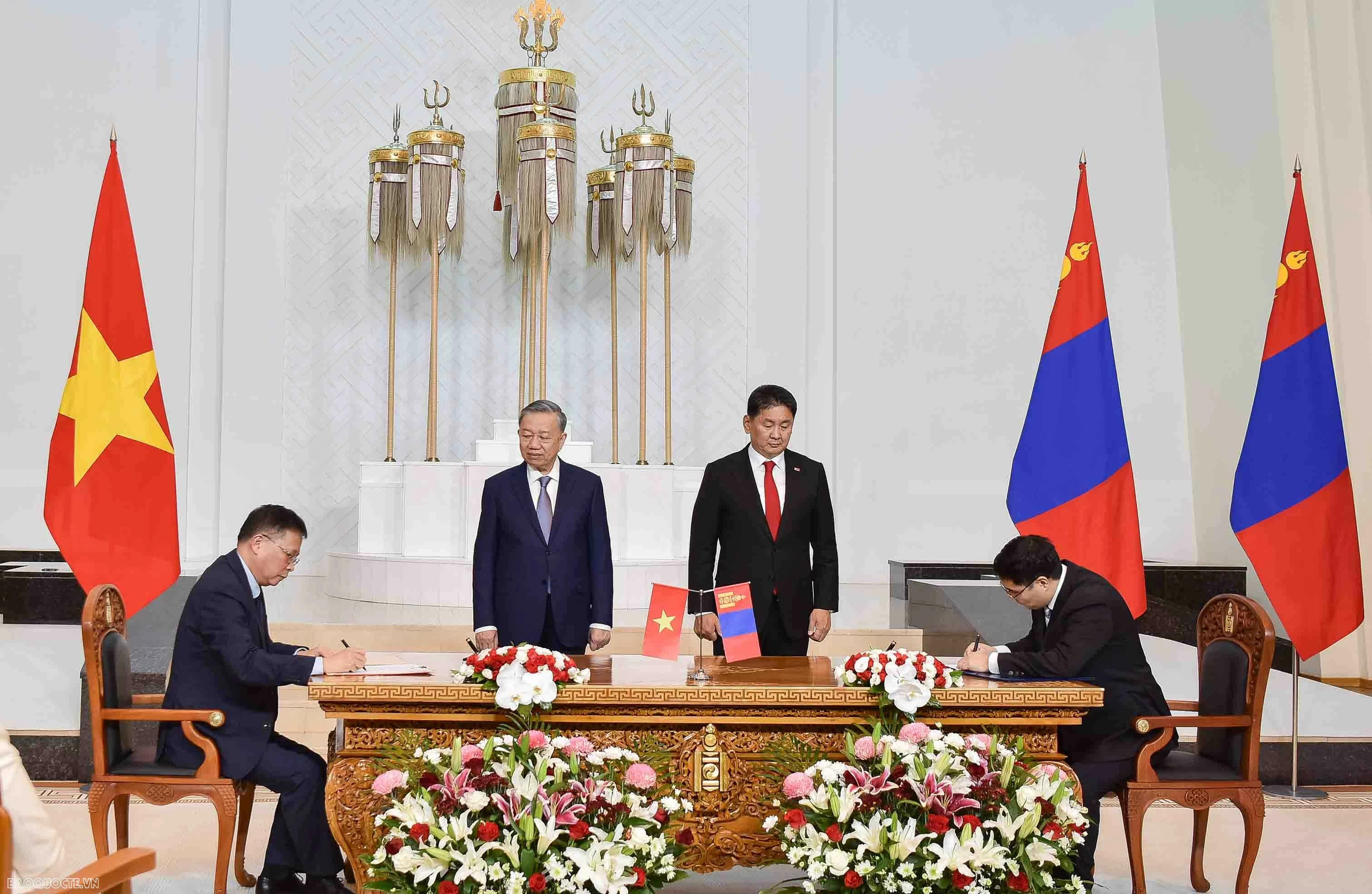 Vietnamese, Mongolian leaders hold talks in Ulaanbaatar