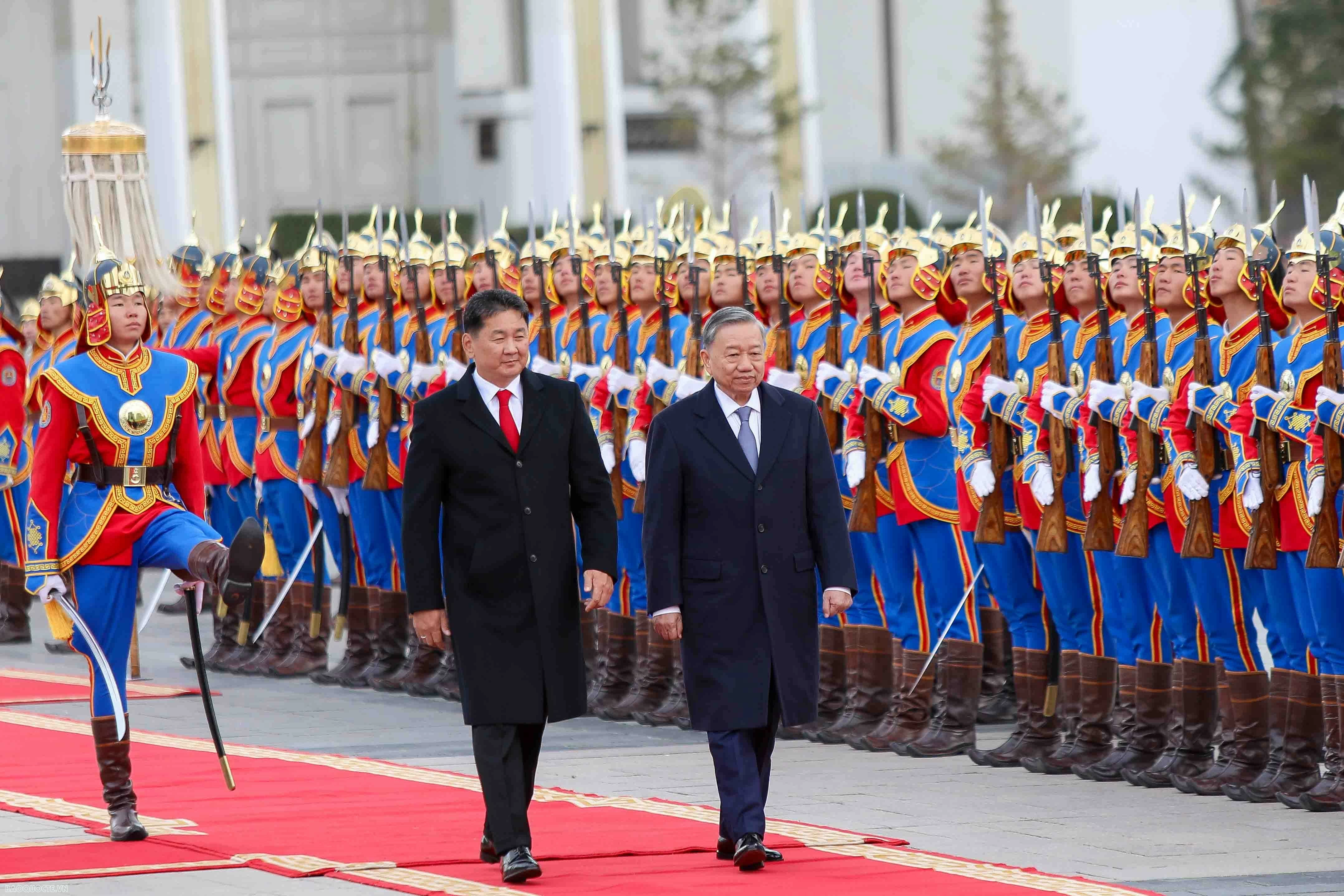 Vietnam, Mongolia leaders adopt Joint Statement on establishing comprehensive partnership