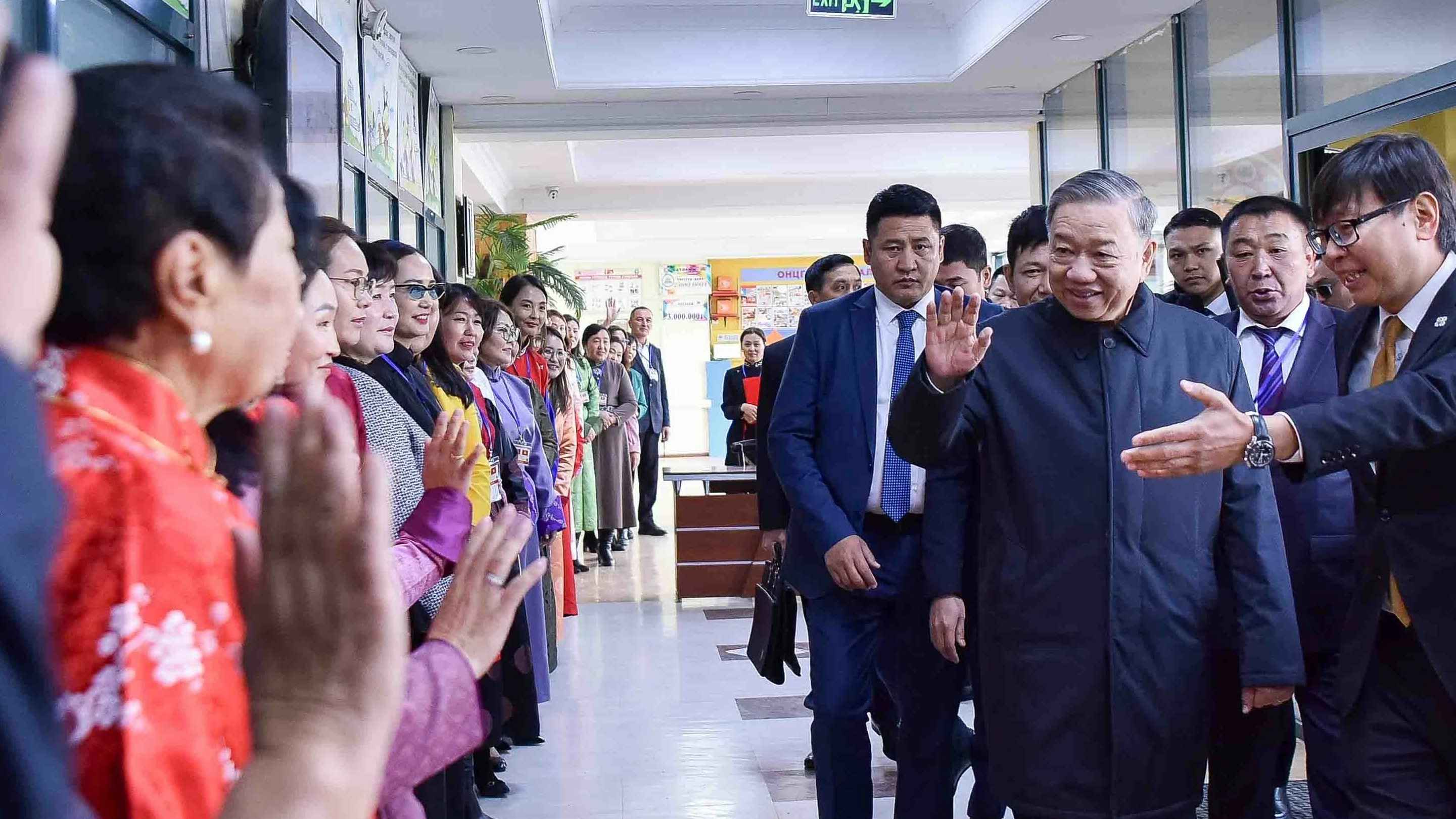 Tổng Bí thư, Chủ tịch nước Tô Lâm thăm Trường mang tên Chủ tịch Hồ Chí Minh tại Mông Cổ