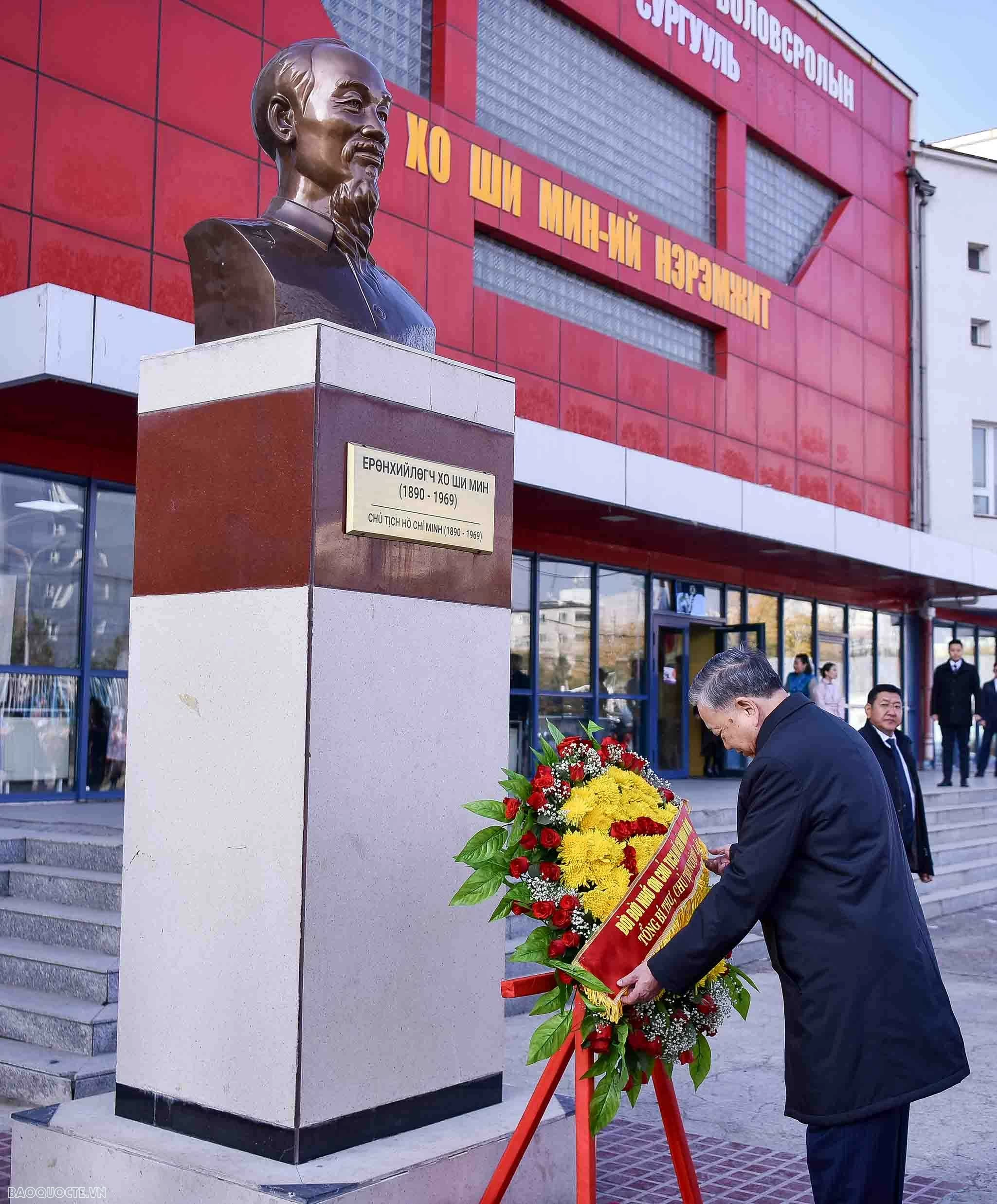 General Secretary, President To Lam visits school named after President Ho Chi Minh in Ulaanbaatar