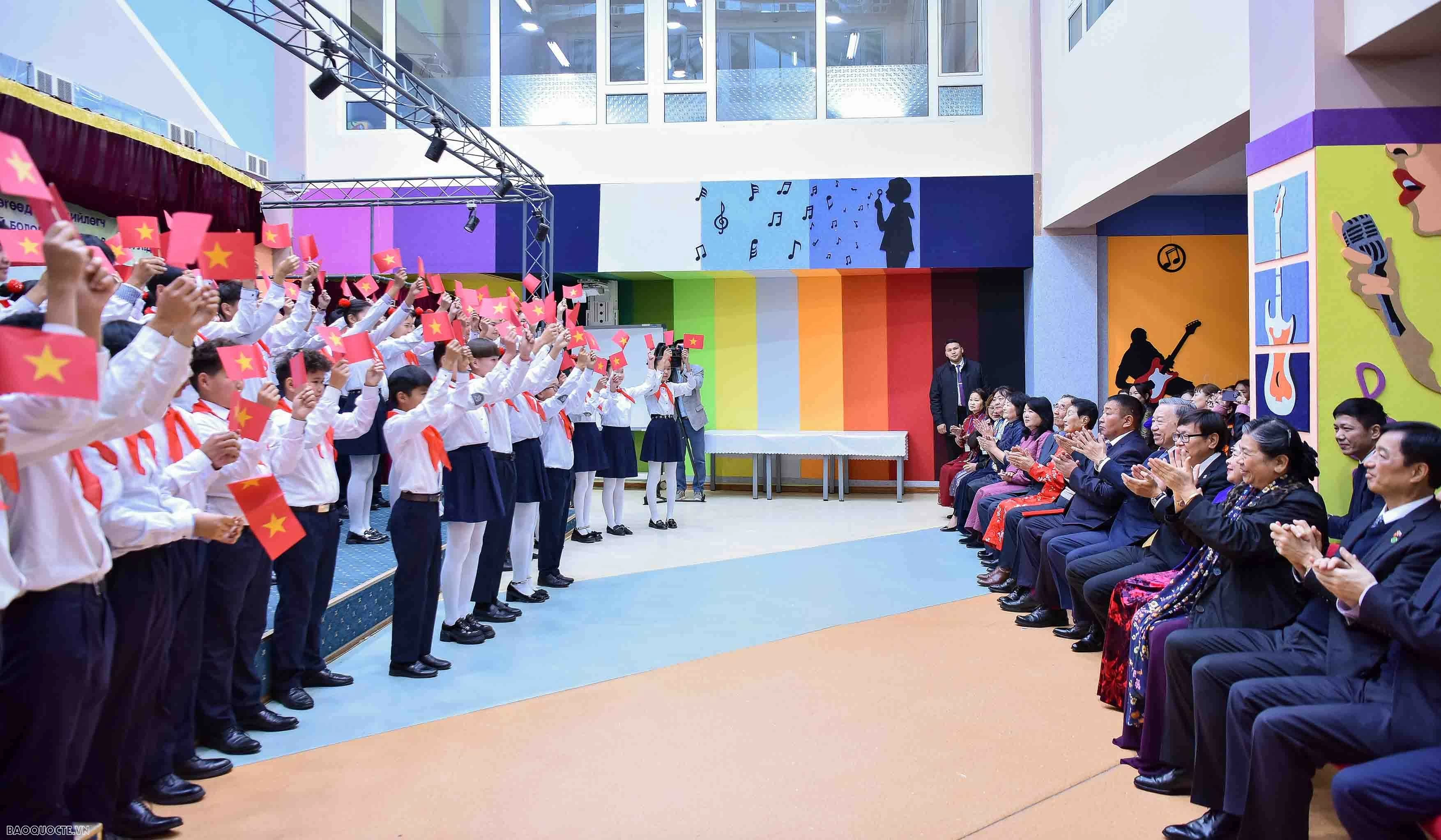 General Secretary, President To Lam visits school named after President Ho Chi Minh in Ulaanbaatar