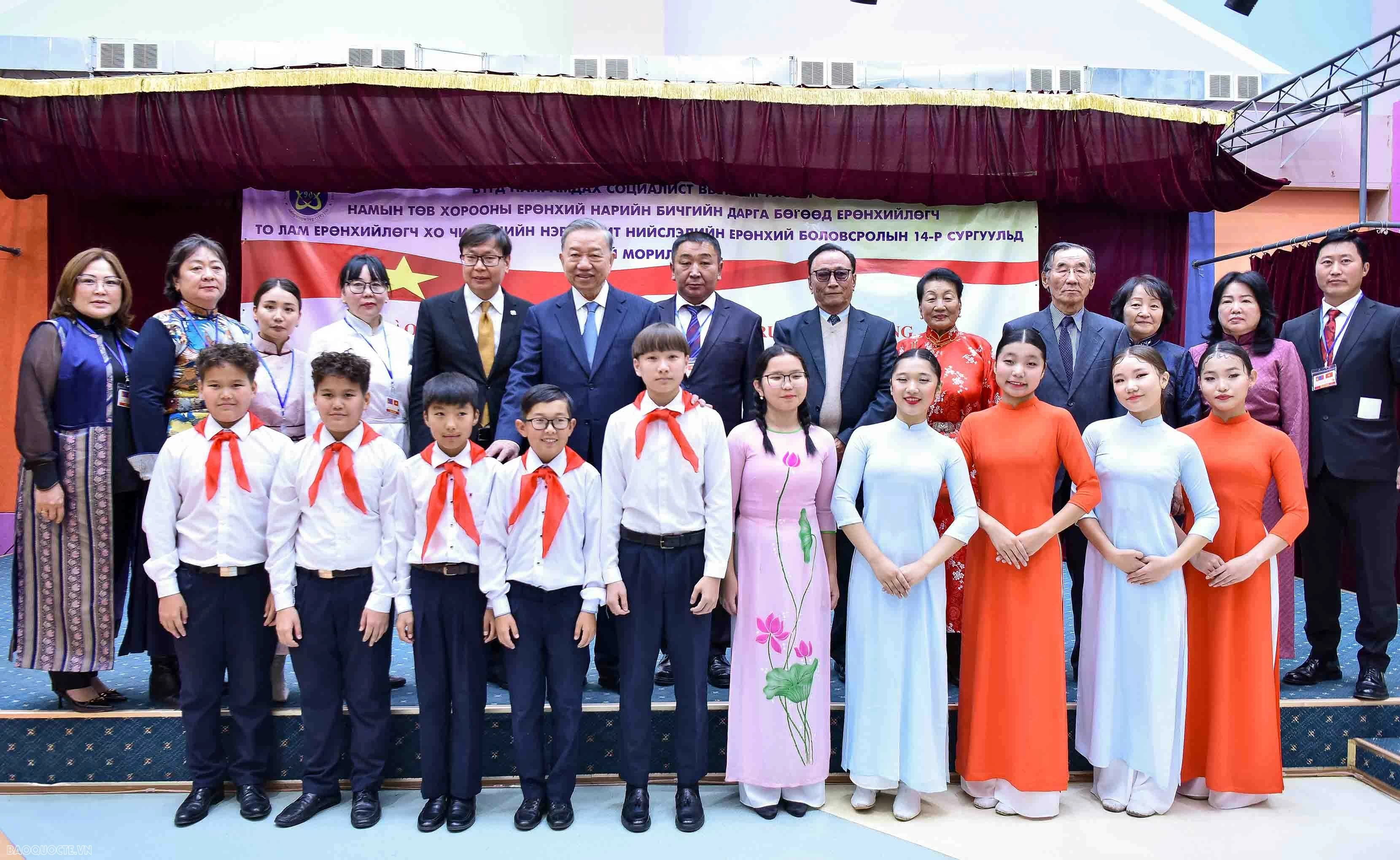 General Secretary, President To Lam visits school named after President Ho Chi Minh in Ulaanbaatar