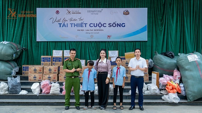 Em Vàng A Quả (bên trái) & em Trần Mạnh Hùng (bên phải) được VTM Xuân Hương hỗ trợ nuôi dưỡng đến hết năm 18 tuổi. Em Vàng A Quả (bên trái) & em Trần Mạnh Hùng (bên phải) được VTM Xuân Hương hỗ trợ nuôi dưỡng đến hết năm 18 tuổi.